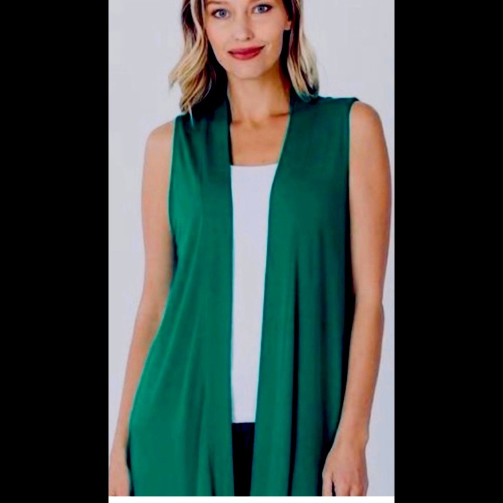 New without tag 🏷 Green lightweight sleeveless open front duster